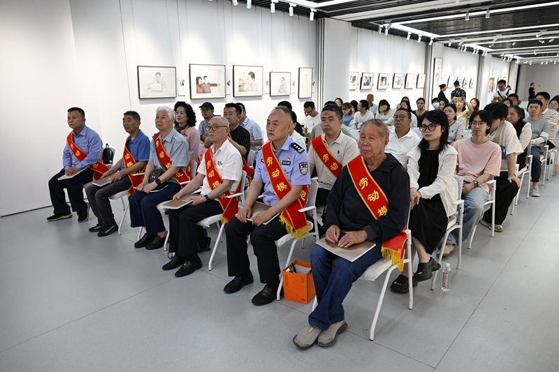 百年盛會繪匠心 勞動美展風采，齊頌中國夢巨幕拉開——慶祝中華全國總工會成立100周年勞模風采藝術展側記及與藝術活動啟示
